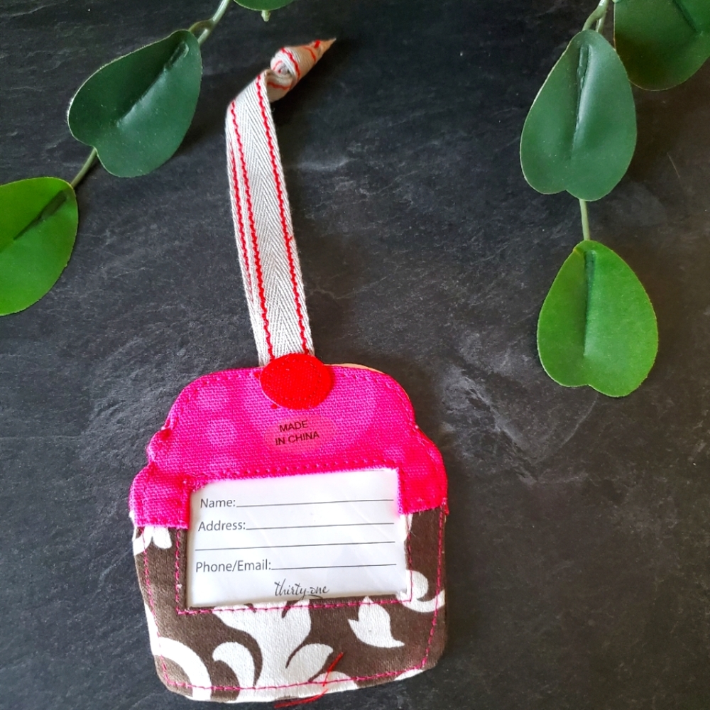NWT Thirty-one cupcke 🧁 icon hang tag